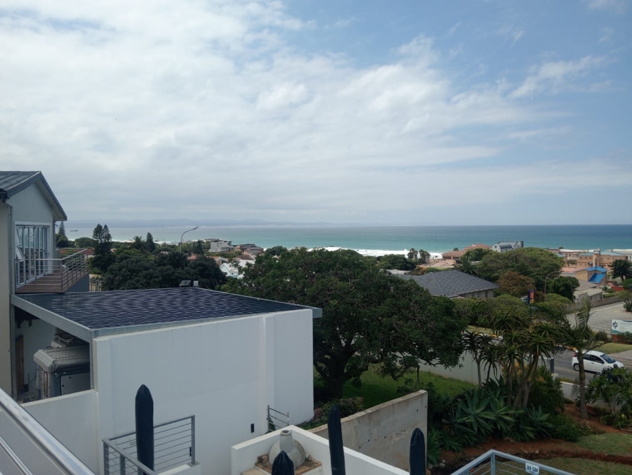 5 Bedroom Property for Sale in Jeffreys Bay Central Eastern Cape
